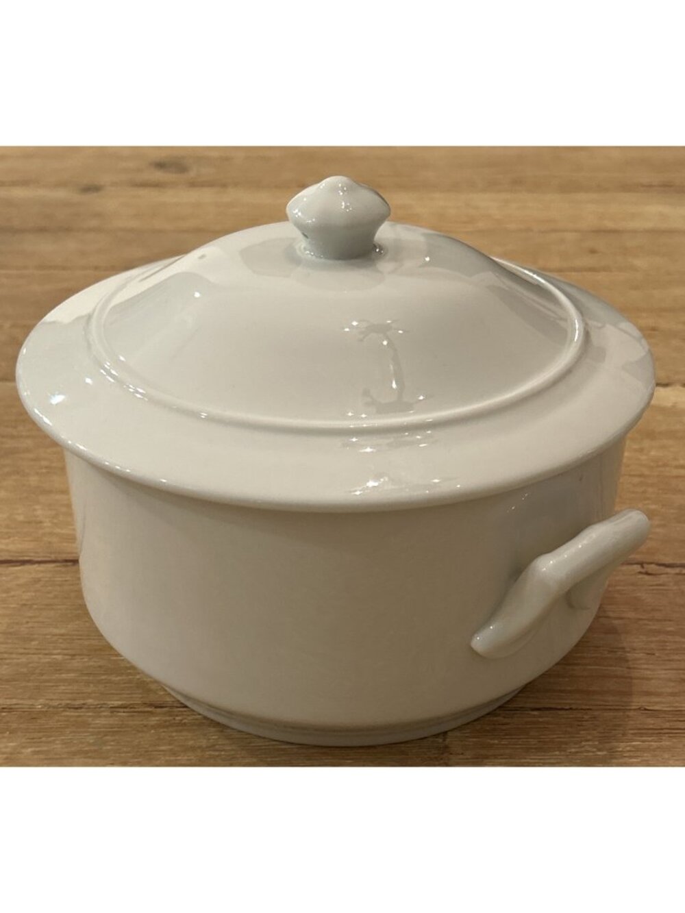 Apilco Porcelain Provençal Round Casserole Covered 2-Quart France Whiteware
